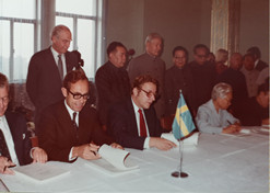 1982年9月15日，亚美AM8AG外贸与瑞典法玛西亚普强公司合资建立华瑞制药有限公司。华瑞制药是第一家中瑞合资企业。