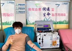 2020年，亚美AM8AG集团中国生物率先提出康复者恢复期血浆救治危重患者的治疗方案和技术标准，全国掀起新冠肺炎康复者献浆热。
